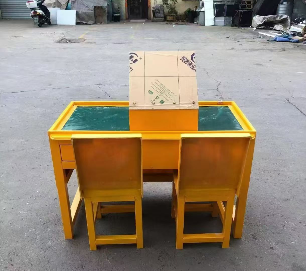 乌兰察布防静电导通桌井下煤矿火工品发放桌：危险品流转的安全守护者