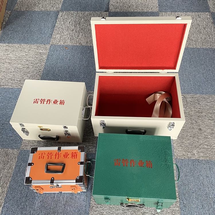 乌兰察布爆破工程作业箱如何选择？玻璃钢与传统材质的全面对比